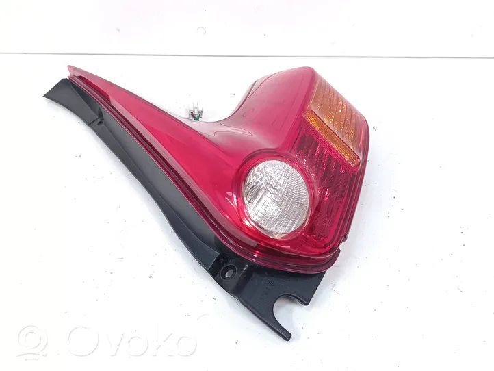 Nissan Juke I F15 Lampa tylna 