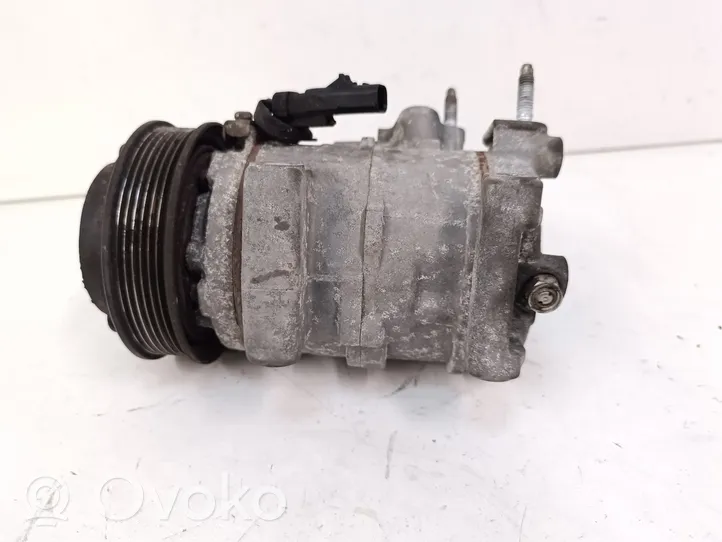 Chrysler Town & Country V Compressore aria condizionata (A/C) (pompa) P55111104AD