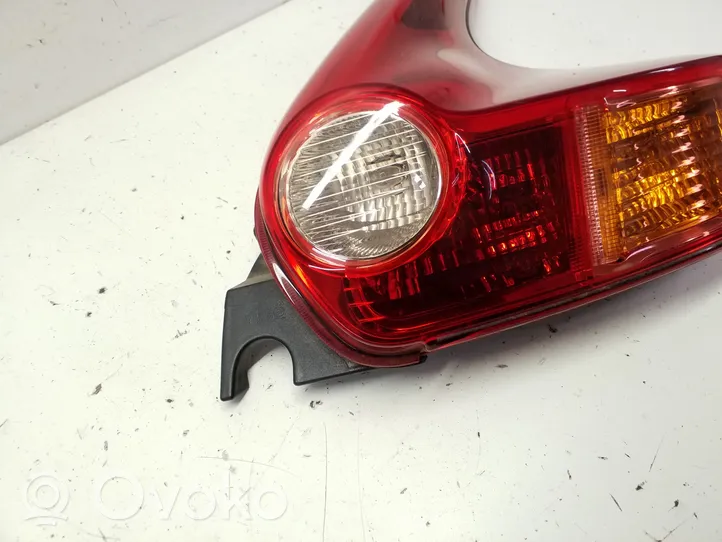 Nissan Juke I F15 Lampa tylna 