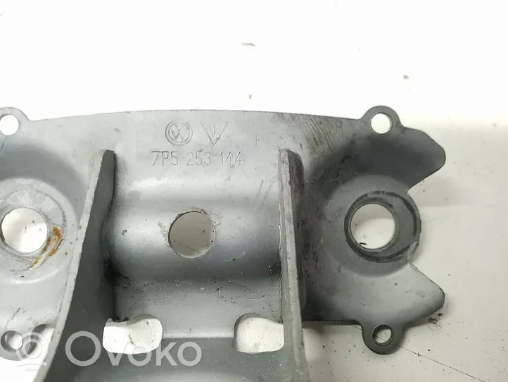 Porsche Cayenne (92A) Staffa/supporto di montaggio della marmitta 7P5253144