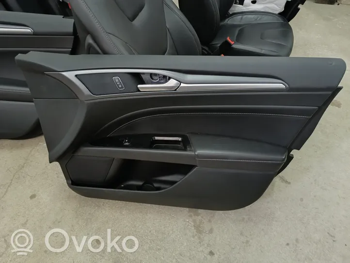 Ford Fusion II Fotele / Kanapa / Boczki / Komplet 