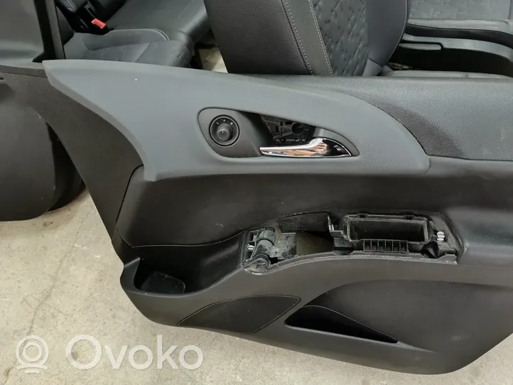 Opel Meriva B Set di rivestimento sedili e portiere 