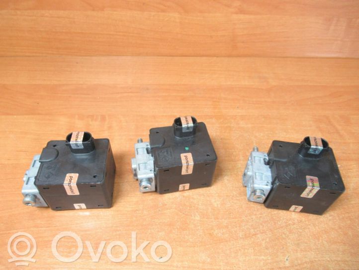 E0160000 Renault Megane II Steering wheel lock, 43.23 € RRR