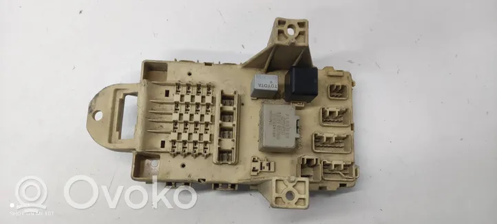 Toyota Yaris Fuse box set 827300D040