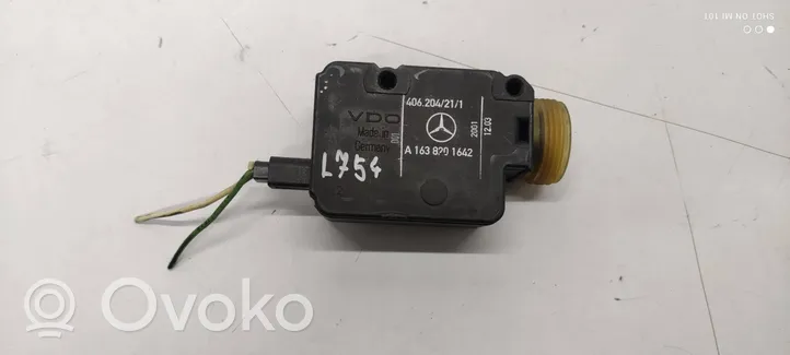 Mercedes-Benz ML W163 Keskuslukituksen moottori A1638201642