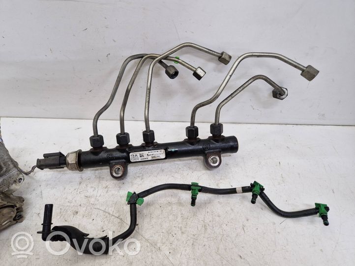 Citroen C4 II Injektoren Einspritzdüsen Satz Set 04451103402