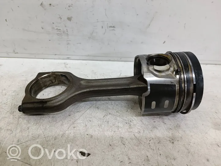 Peugeot 508 Piston with connecting rod 