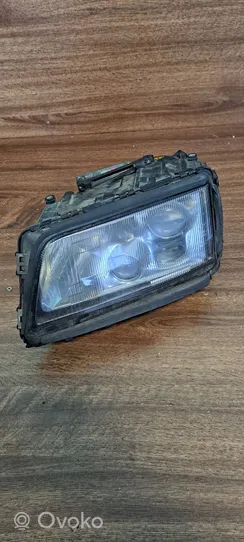 Audi A8 S8 D2 4D Lampa przednia GUPVV35