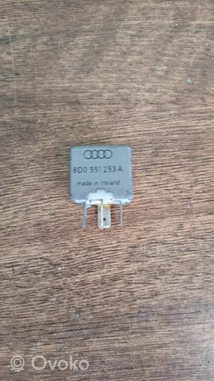 Audi A6 S6 C4 4A Otros relés 8D0951253A