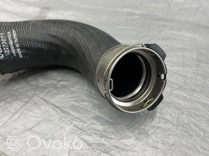 Volvo S60 Tube d'admission de tuyau de refroidisseur intermédiaire 31686412