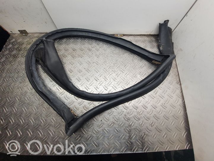 Opel Astra H Front door rubber seal 000205237