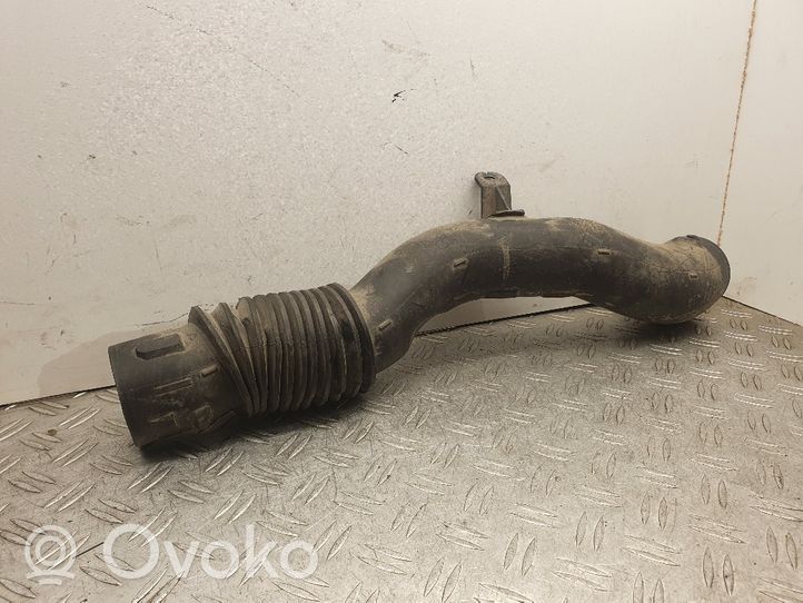 Citroen C5 Turboahtimen ilmanoton letku 9684938180