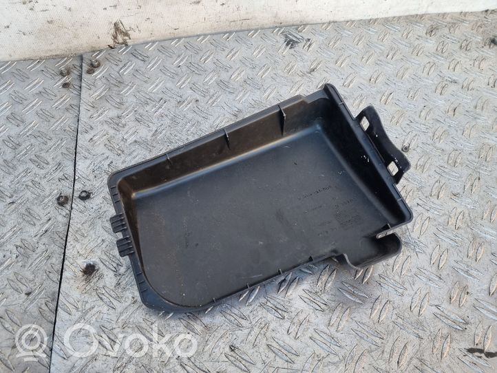 Skoda Fabia Mk1 (6Y) Pokrywa skrzynki akumulatora 6Q0915429B