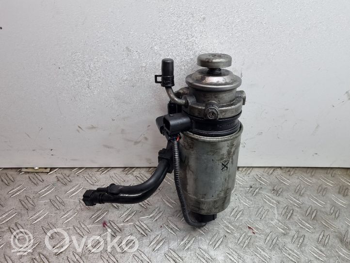 Toyota Auris 150 Staffa/supporto di montaggio del filtro carburante 2339026140