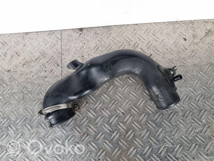 Opel Astra J Parte del condotto di aspirazione dell'aria 55577108