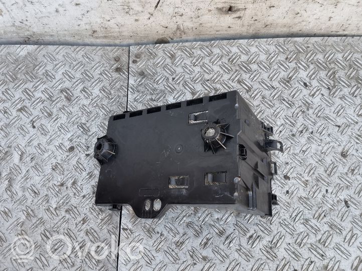 Peugeot 5008 Boîte de batterie 9663615380