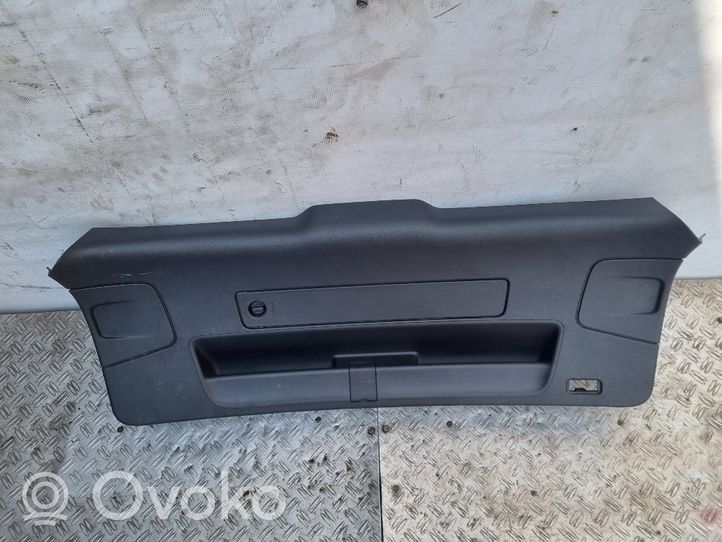 Audi A4 S4 B8 8K Rivestimento portellone 8K9867979