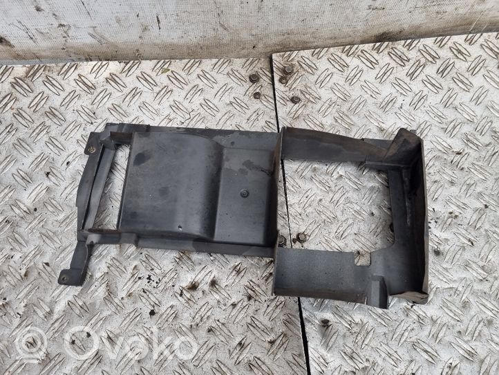 Audi A2 Prowadnica powietrza intercoolera 8Z0121284F