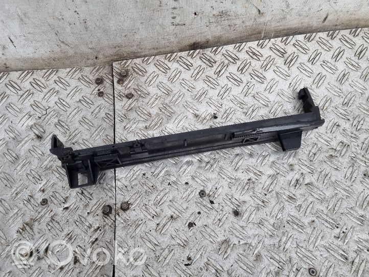 Mercedes-Benz C W204 Staffa di montaggio del radiatore 0477902913