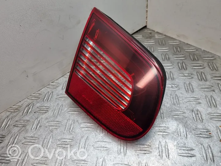 Volkswagen Eos Lampy tylnej klapy bagażnika 1Q0945093