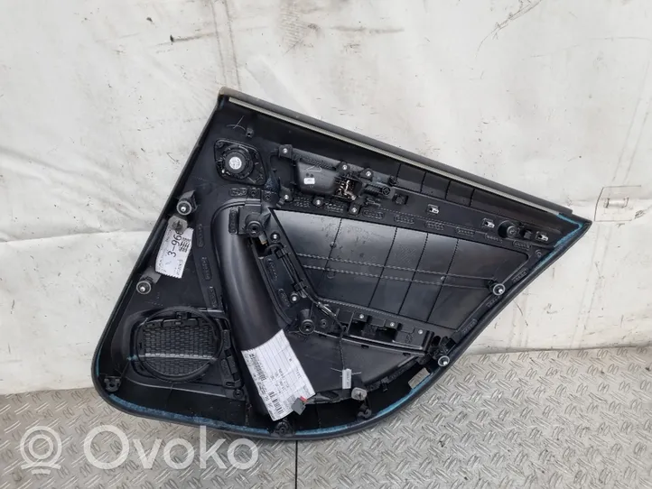 Audi A4 S4 B8 8K Takaoven verhoilu 8K0867305