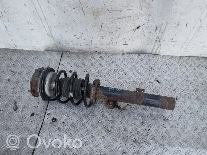 BMW 1 E82 E88 Front shock absorber with coil spring 6796160