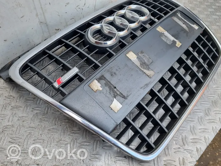 Audi A4 S4 B7 8E 8H Grille calandre supérieure de pare-chocs avant 8E0850651M