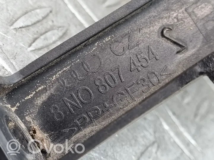 Audi TT Mk1 Aizmugurējā bufera montāžas kronšteins 8N0807454