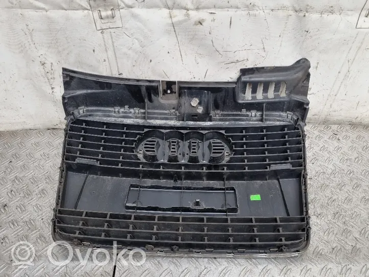 Audi A4 S4 B7 8E 8H Griglia superiore del radiatore paraurti anteriore 8EO853651Q