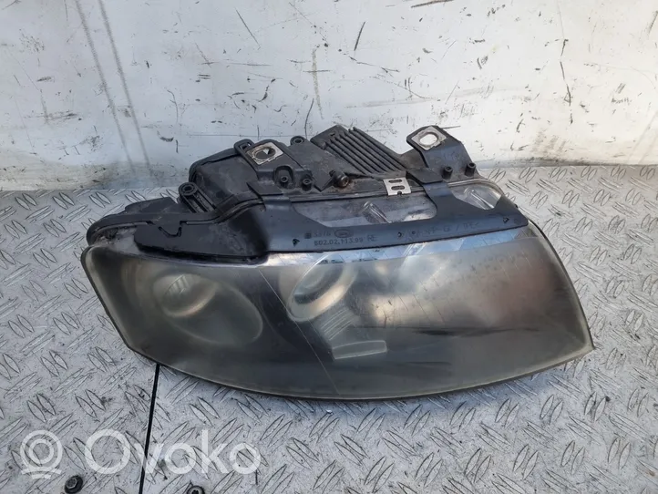 Audi A4 S4 B6 8E 8H Lampa przednia 8H0941004AD