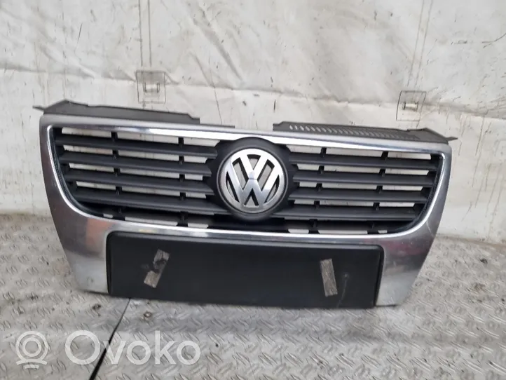 Volkswagen PASSAT B6 Griglia superiore del radiatore paraurti anteriore 3C0853651B