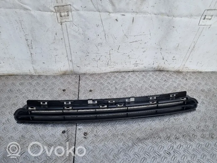 Citroen C5 Etupuskurin alempi jäähdytinsäleikkö 9682331677