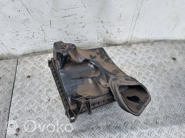 Opel Astra J Scatola del filtro dell’aria 13272777