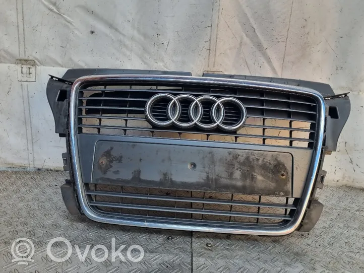 Audi A3 S3 8P Etupuskurin ylempi jäähdytinsäleikkö 8P0853651H