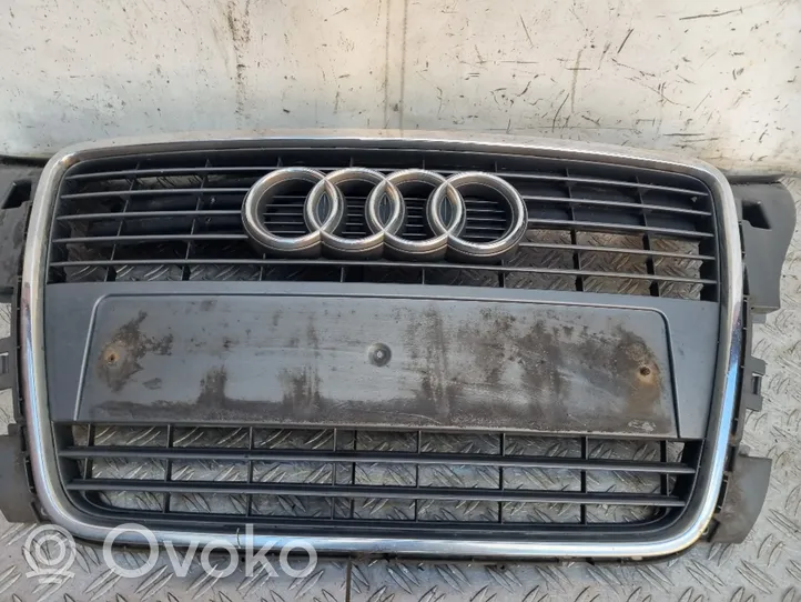 Audi A3 S3 8P Etupuskurin ylempi jäähdytinsäleikkö 8P0853651H