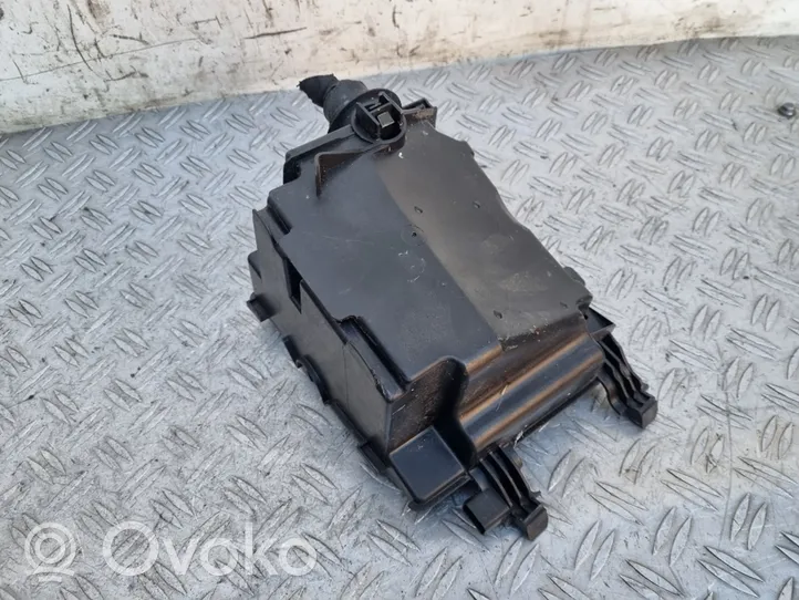 Citroen C4 SpaceTourer Boîte à fusibles 9804681980