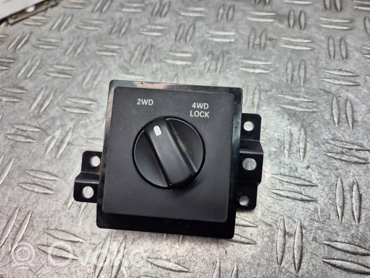 Dodge Nitro Interrupteur blocage de différentiel P68020962AA