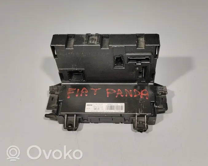 Fiat Panda III Ramka / Moduł bezpieczników 030521001426