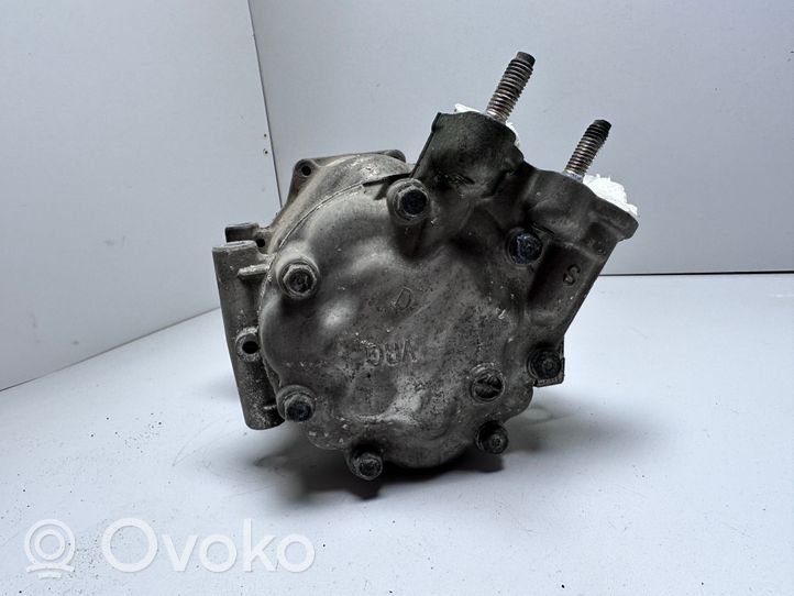 Volvo V70 Ilmastointilaitteen kompressorin pumppu (A/C) 31369699