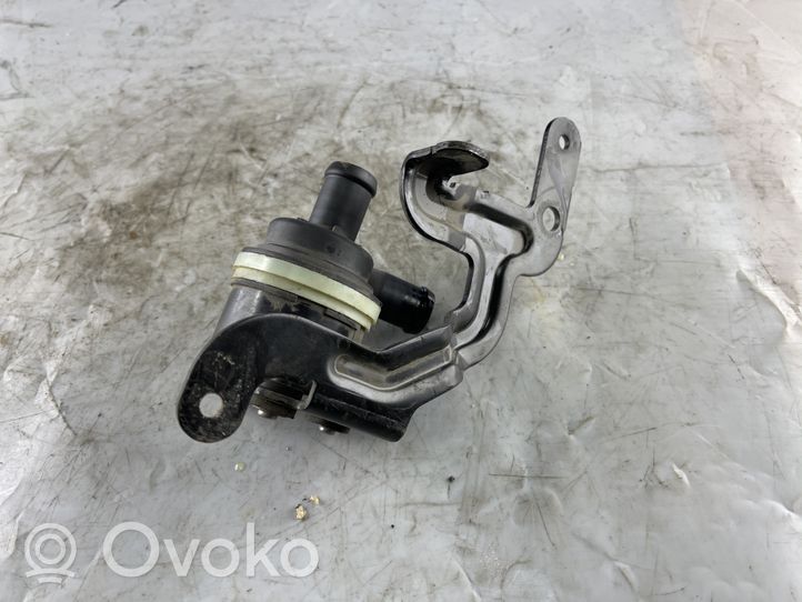 Seat Ibiza IV (6J,6P) Pompe à eau de liquide de refroidissement 8R0965561A