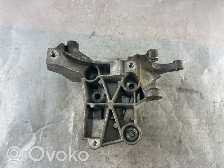 Audi A8 S8 D3 4E Supporto di montaggio della pompa del servosterzo 059145169P