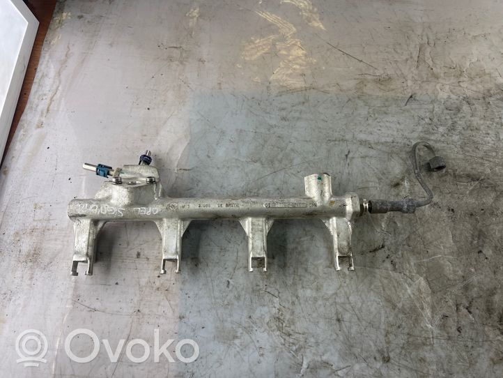 Opel Signum Listwa wtryskowa 55351030