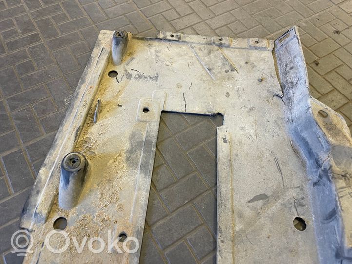 Audi A4 S4 B6 8E 8H Osłona środkowa podwozia 8E0825208