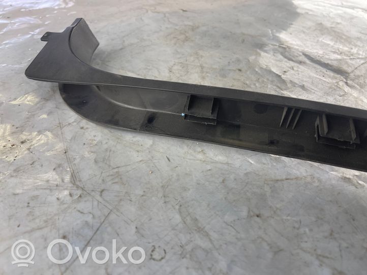 Ford Focus Takaoven kynnyksen suojalista BM51A247B57