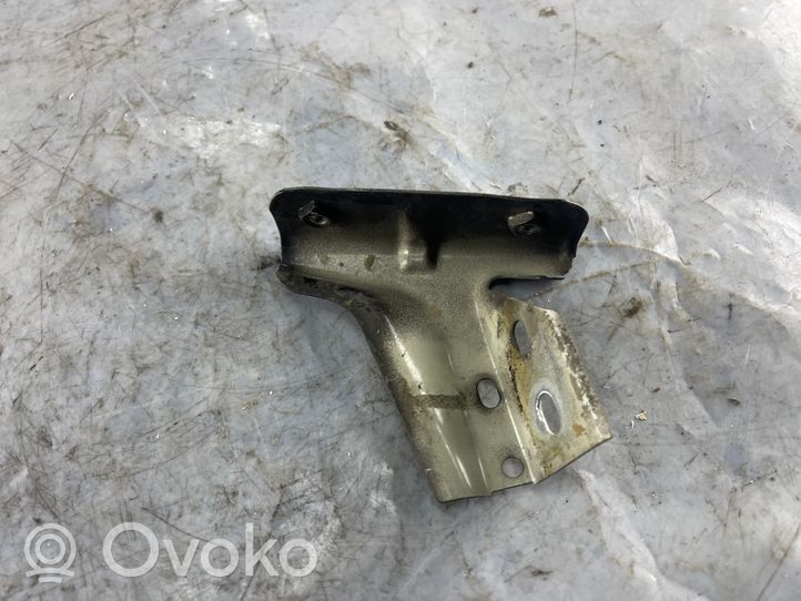 Volkswagen Polo IV 9N3 Support de montage d'aile 6Q0821142