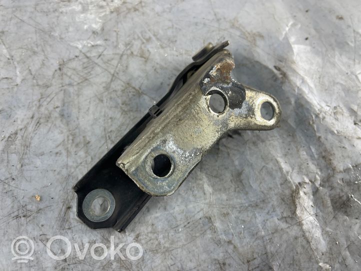 Volkswagen Polo IV 9N3 Cerniere del vano motore/cofano 6Q0823301C