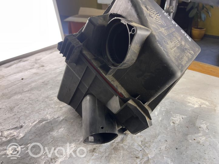 Volkswagen Polo IV 9N3 Scatola del filtro dell’aria 6Q0129601