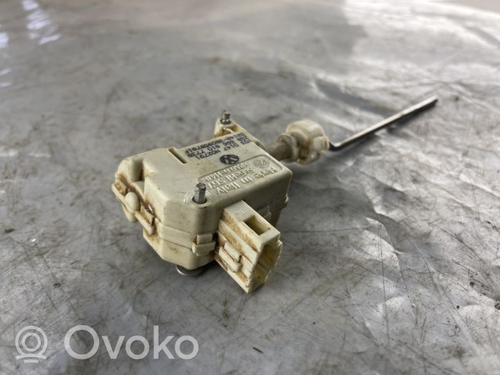 Volkswagen Polo Fuel tank cap lock motor 6Q6810773B