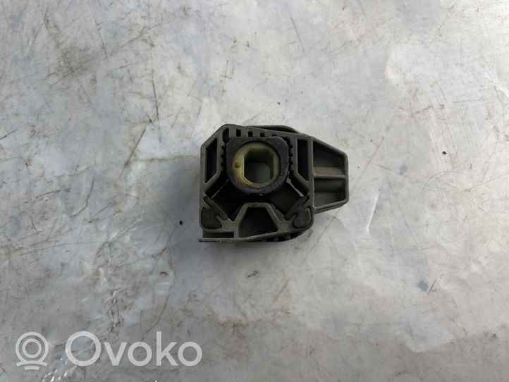 Volkswagen Polo IV 9N3 Radiator mount bracket 