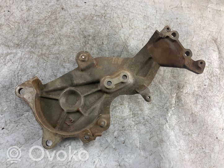 Toyota Corolla Verso E121 Mocowanie alternatora 